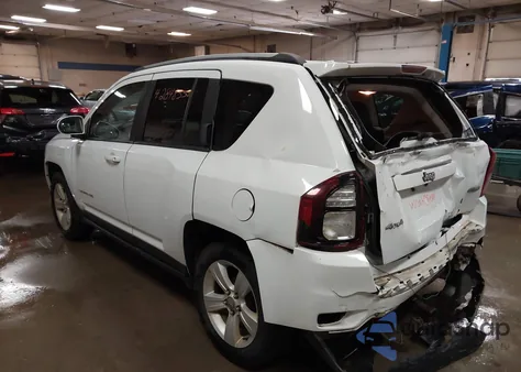 2017 Jeep Compass Latitude 4X4 from USA, damaged, VIN 1C4NJDEB2HD191039